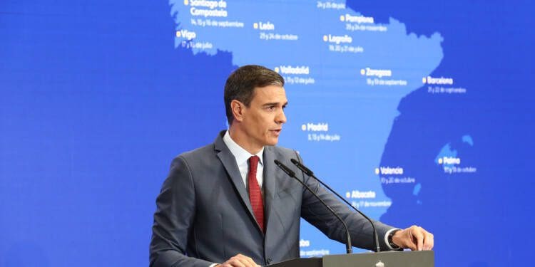 El presidente del Gobierno, Pedro Sánchez, durante su intervención para presentar los cuatro grandes ejes de la Presidencia española de la Unión Europea. Pool Moncloa/Fernando Calvo
