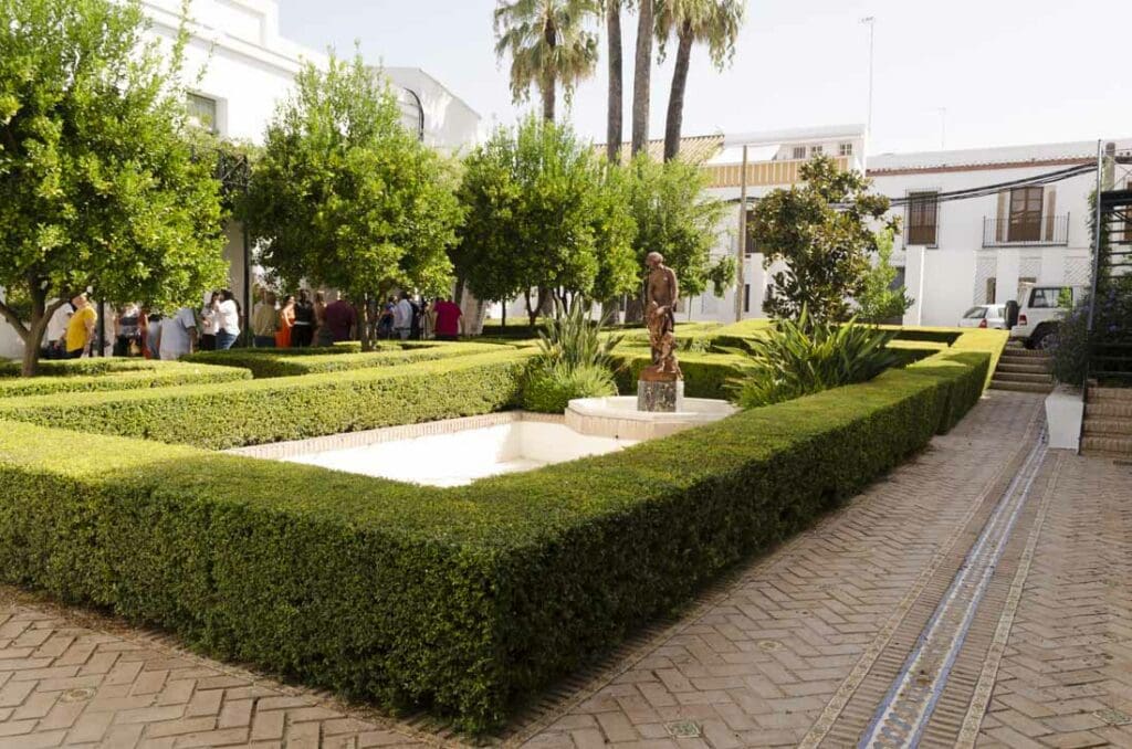Jardín romántico del ayuntamiento de Utrera, donde ha tenido lugar la presentación
